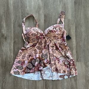 NWT Torrid Wireless Babydoll Tie-Front Tankini Top Medallion Floral Size 1D/DD